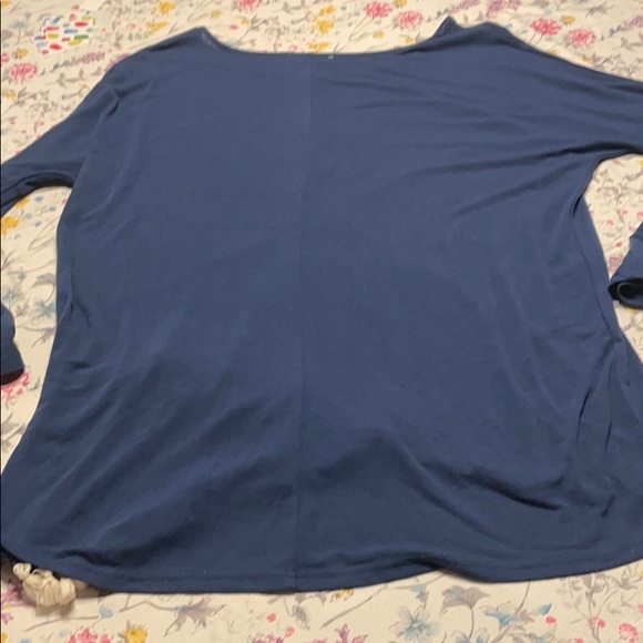 Umgee blue fringe top, tunic style.  Long sleeve.  Good condition. Size Medium. - Picture 4 of 8